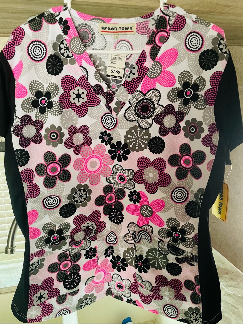 Green Town Women's Pink Floral V-Neck Scrub Top